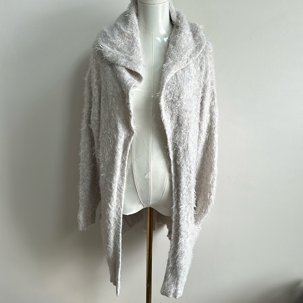 Express Women’s Eyelash Hooded Fuzzy‎ Oversized Long Cozy Beige Sweater Small - Picture 3 of 9